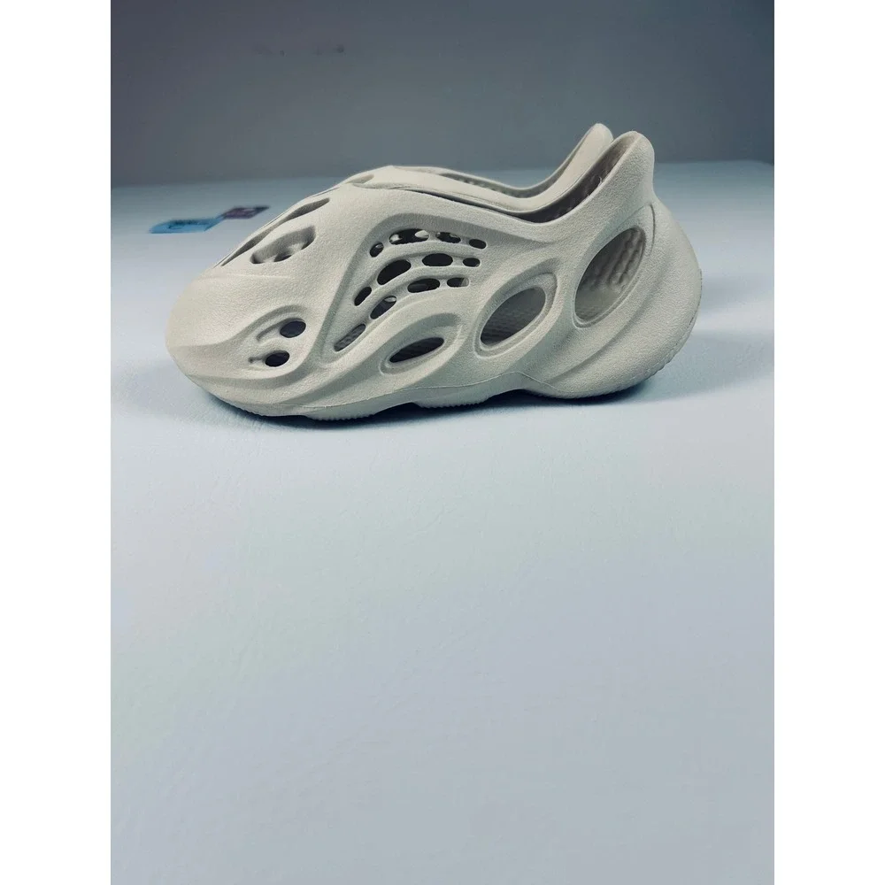 Adidas Yeezy Foam Runner Women's Size 6/Men's Size 5
